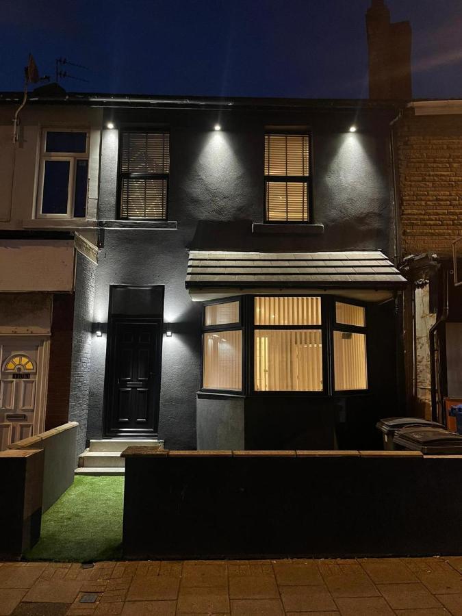 Lovely 2-Bed Apartment In Blackpool Secret House Dış mekan fotoğraf